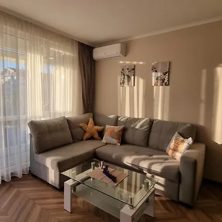 公寓 амира за гости - Amira Guest