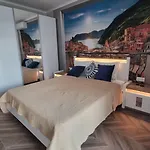амира за гости - Amira Μπουργκάς