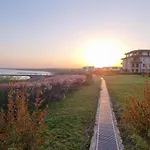 амира за гости - Amira * Burgas City