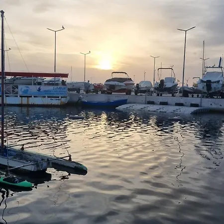 Apartment амира за гости - Amira Guest